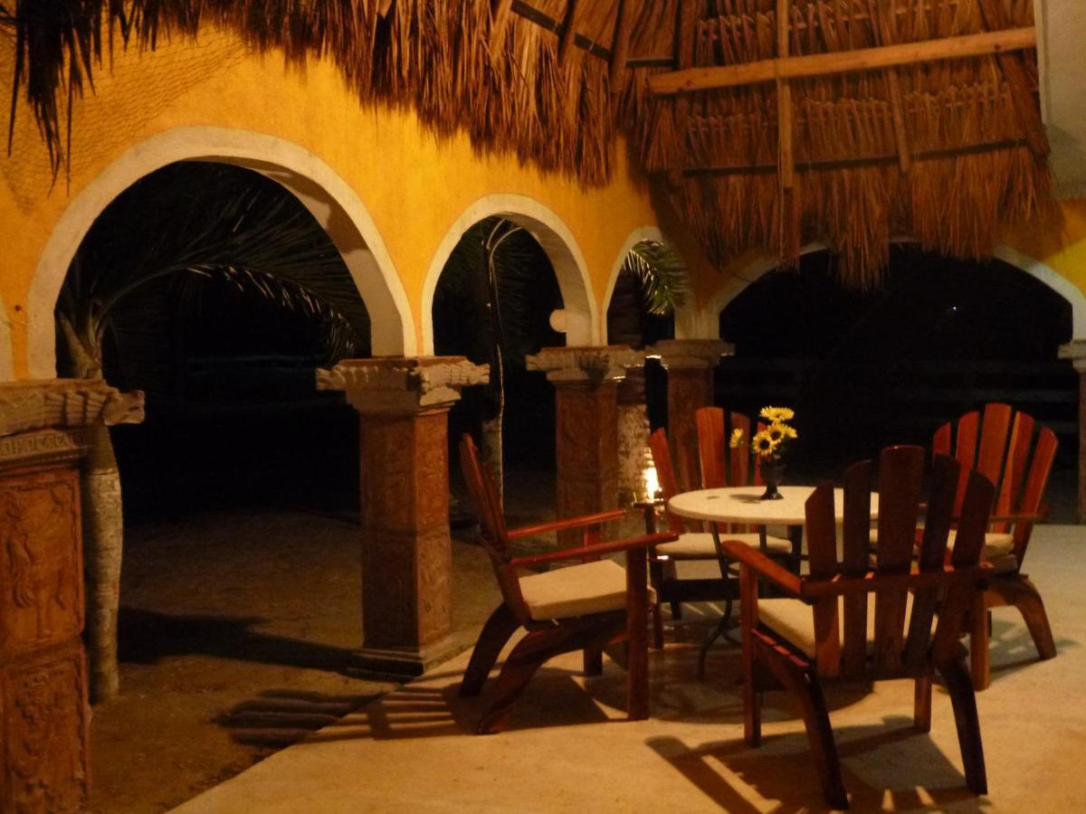 Hacienda Antigua Villa, 50M From Sandy Beach El Cuyo Exterior photo